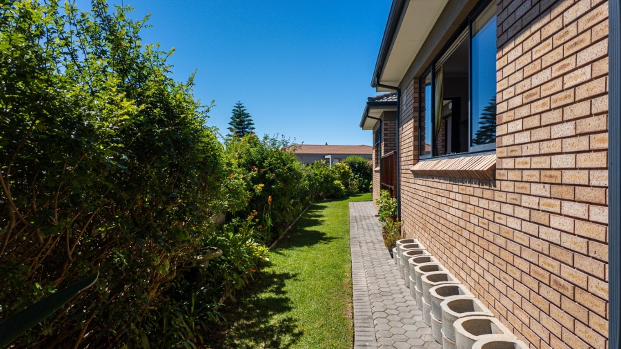 3 Bedroom Property for Sale in Reebok Western Cape